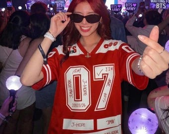 Camiseta de fútbol de BTS, camisetas personalizadas de BTS, camisetas de BTS para chicas adolescentes aficionadas al fútbol y al K-pop, gira mundial 2026