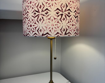 Pantalla de lámpara de lino con azulejos marroquíes