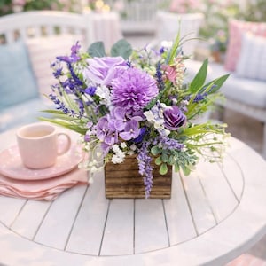 Lavender Spring Centerpiece – Farmhouse Purple Floral Arrangement – Rustic Table Decor – Faux Wildflower Home Accent