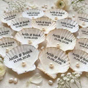 Custom Wedding Place Cards,Wedding Favors Shell Place Cards,Beach Wedding Place Cards,Custom Shell Place Card, Bridal Shower,Wedding Decor
