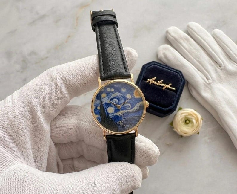 Reloj unisex Van Gogh, reloj de arte impresionista, accesorio cultural minimalista para todos, correa de piel negra y dorada. imagen 1