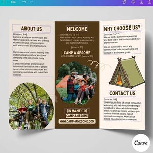 Puede incluir: Un folleto de Camp Awesome, con un grupo de personas, incluidos niños, sonriendo y posando para una foto. El folleto tiene texto sobre el campamento, incluida la dirección del sitio web.