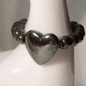 Ring-Hematite stretch ring with center 14 mm heart bead/4mm hematite beads for band size 8 inch image 3