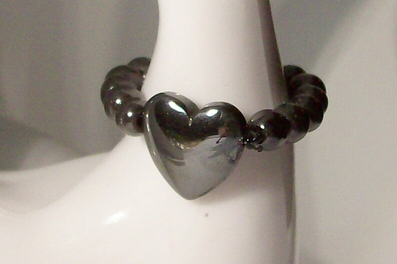 Ring-Hematite stretch ring with center 14 mm heart bead/4mm hematite beads for band size 8 inch image 3