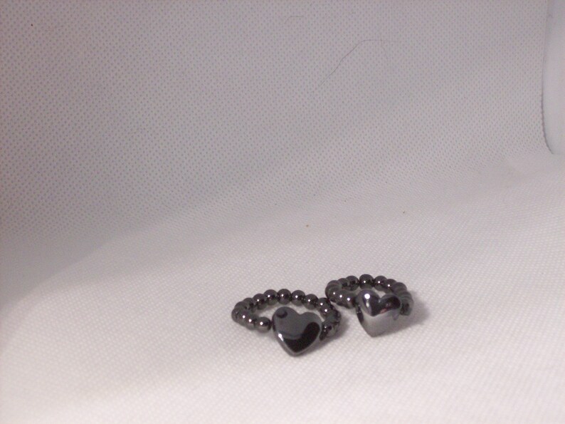 Ring-Hematite stretch ring with center 14 mm heart bead/4mm hematite beads for band size 8 inch image 4