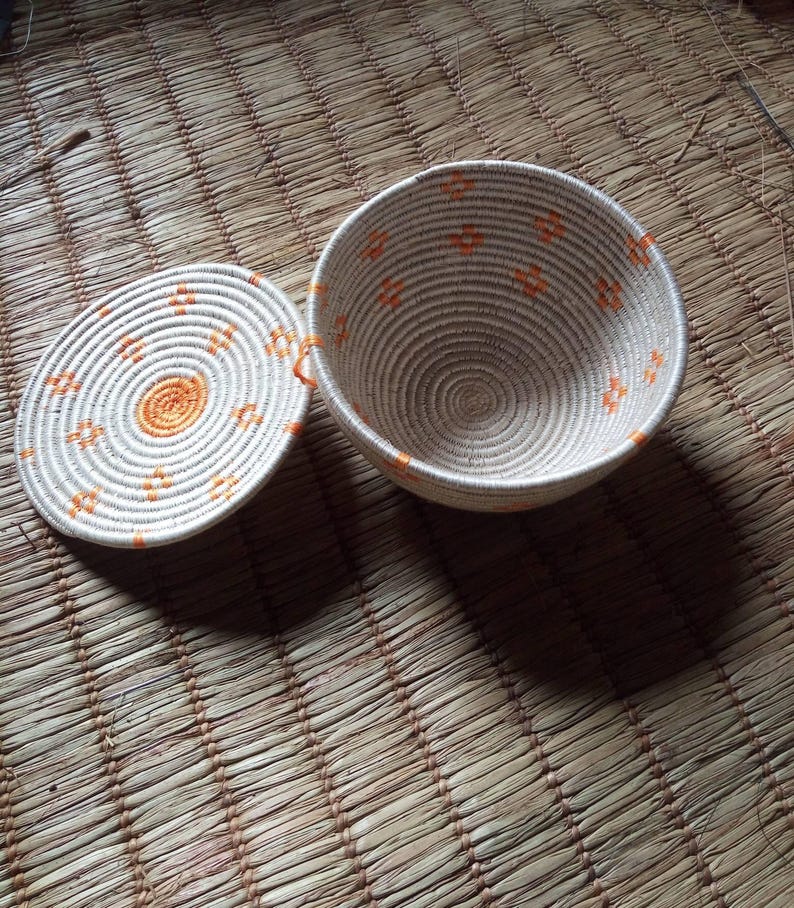 Handwoven Agaseke Basket With Lid, African Rwandan Craftsmanship - Etsy
