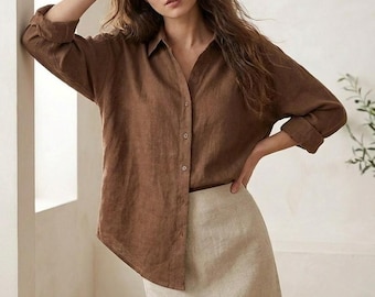 Camisa de lino extragrande de manga larga con cuello abotonado, estilo relajado minimalista informal, color marrón espresso.