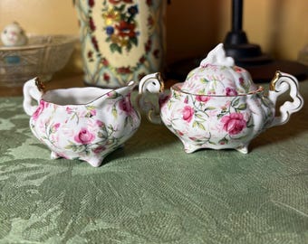 Azucarero y cremera con tapa de rosas rosas pintadas a mano de Lefton