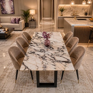 Luxe eettafel van Calacatta-marmer met rechthoekig blad, modern handgemaakt en een echte blikvanger in uw eetkamer.