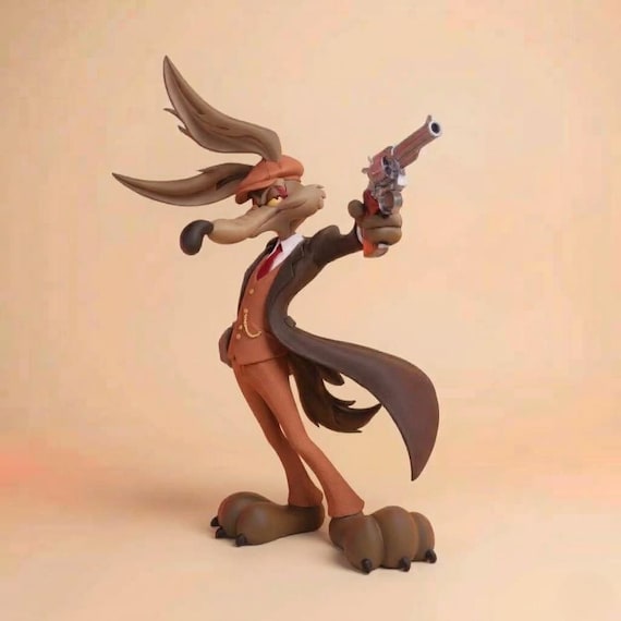 Gangster Coyote Figure 35cm | Compact Vintage Mobster Collectible