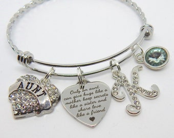 AUNT GIFT- Aunt Bracelet-Aunt Jewelry-Gift from Niece-Gifts for Aunts-Auntie Gift-Only an Aunt can hug like a mom, Aunt Quote charm bracelet