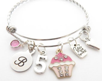 Regalo para hija de 5 años, regalo para niña de 5 días, niña de 8 años, niña de 9 años, ideas de regalo para nieta de 5 años Pulsera con dije de cupcake