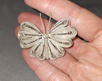 Broche vintage de mariposa de filigrana de plata de mediados de siglo (aprox. 1930-1950)