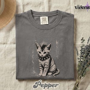 Vintage Punk Kitten Comfort Colors® Shirt, Edgy Mohawk Cat Tee, Spiked Collar Goth Cat Lover Outfit bild 15