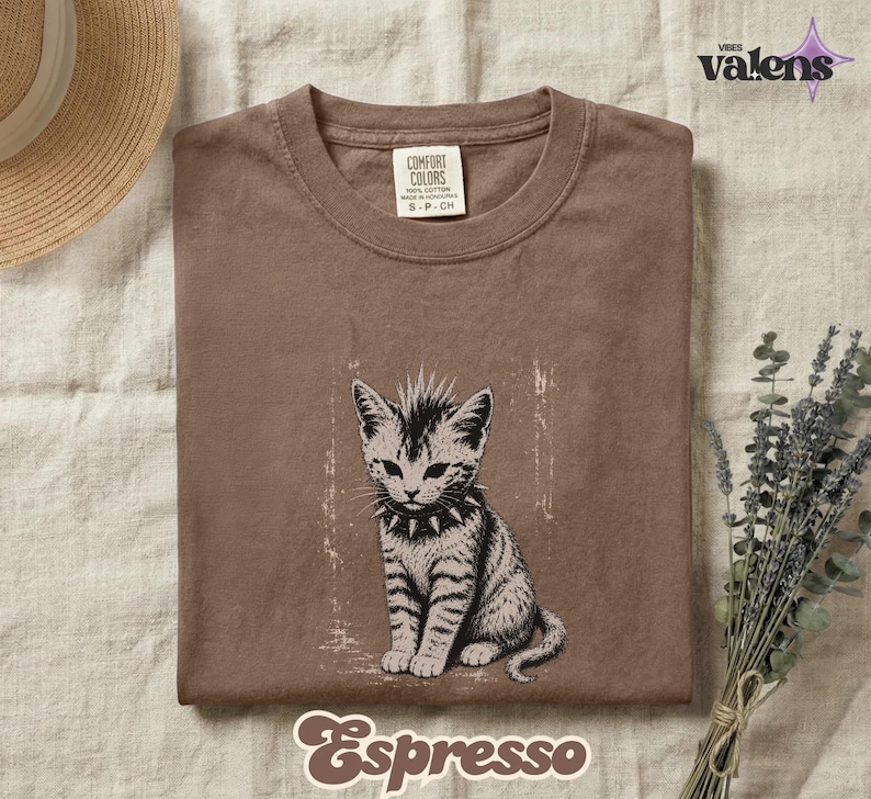 Vintage Punk Kitten Comfort Colors® Shirt, Edgy Mohawk Cat Tee, Spiked Collar Goth Cat Lover Outfit bild 11
