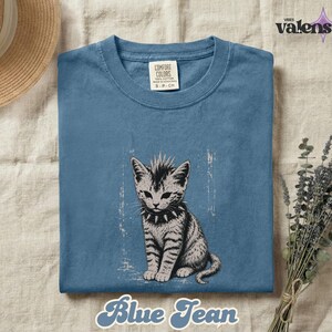 Vintage Punk Kitten Comfort Colors® Shirt, Edgy Mohawk Cat Tee, Spiked Collar Goth Cat Lover Outfit bild 7