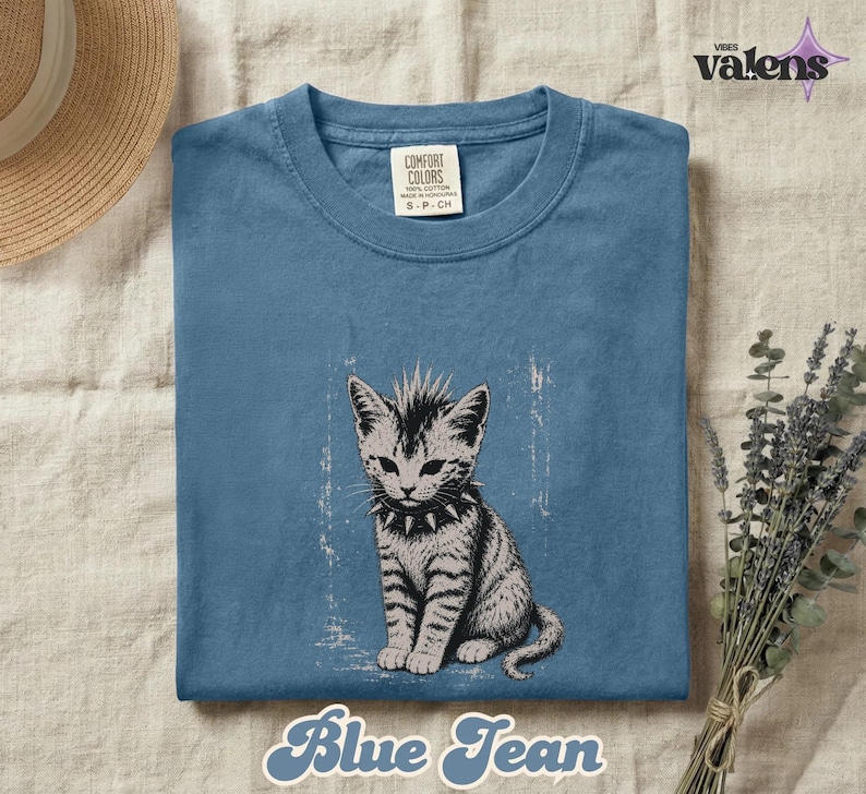 Vintage Punk Kitten Comfort Colors® Shirt, Edgy Mohawk Cat Tee, Spiked Collar Goth Cat Lover Outfit bild 7