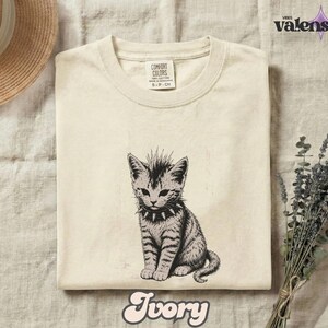 Vintage Punk Kitten Comfort Colors® Shirt, Edgy Mohawk Cat Tee, Spiked Collar Goth Cat Lover Outfit bild 1