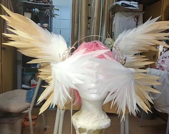 Tocado de alas de ángel, corona celestial de oro blanco, tocado de halo de serafín, tocado de fantasía para cosplay, accesorio etéreo para disfraz.
