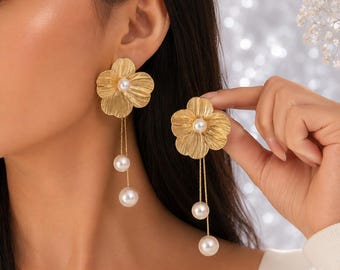 Blumen Perle Ohrringe, Gold Silber Floral Statement Ohrringe, Hochzeit Gast Ohrringe, Geschenk für Sie