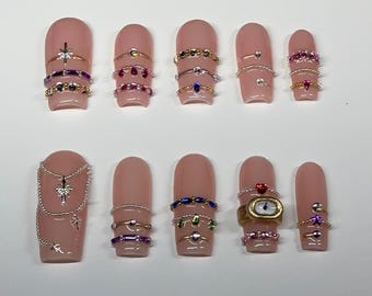 BIJOU • Uñas postizas cuadradas largas inspiradas en brazaletes color nude (Hechas a mano)