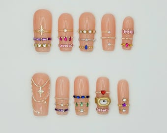 BIJOU • Uñas postizas cuadradas largas inspiradas en brazaletes color nude (Hechas a mano)