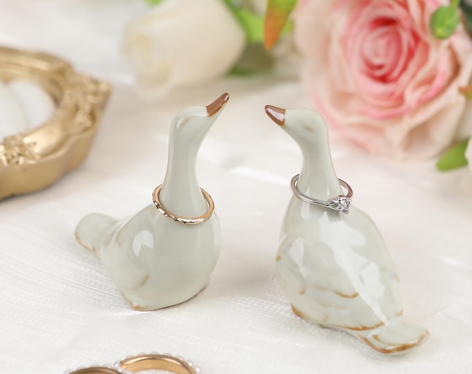 Mothers day Handmade Ceramic Goose Ring Holder,Elegant jewelry display,Trinket Dish,Bridesmaid,Farmhouse Decor,Unique Gifts for Her,Mom