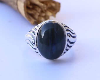 Anillo de labradorita natural, anillo de diseño, anillo de plata de ley, joyería hecha a mano, anillo de piedras preciosas, anillo de sello para hombre, joyería de piedra de fuego azul**