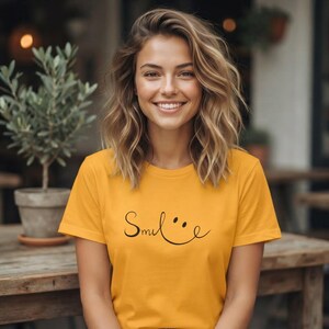 Smile Shirt Minimalist Smiley Face Script Tee Positive Vibes Gift Simple Happy Women Men Good Mood Everyday Cute T-Shirt