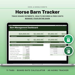 以下が含まれることがあります： ラップトップには、「Horse Barn Tracker」のダッシュボードが表示され、財務データと管理ツールが表示されています。画面には、収益、費用、および馬に関連するコストが強調表示されています。「Excel & Google Sheets」と「Manage Your Entire Barn」というテキストが含まれています。