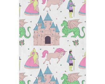 Kocyk Minky z motywem zamku księżniczki i smoka | Jednorożce, Rycerze, Bajka