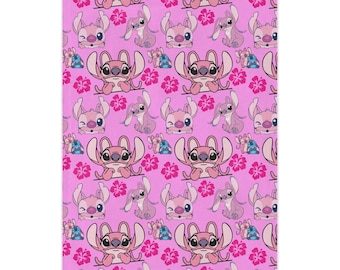 Uroczy różowy kocyk Minky z kreskówkowym chihuahua | Kwiatowy wzór łapy