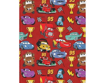 Kocyk Minky z motywem samochodu wyścigowego | Samochody z kreskówek, trofea, błyskawice