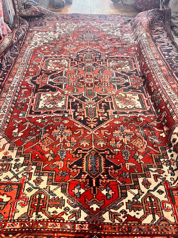 Semi-Antique Heriz Rug 9x12 – Hand Knotted Geometric Oriental Rug
