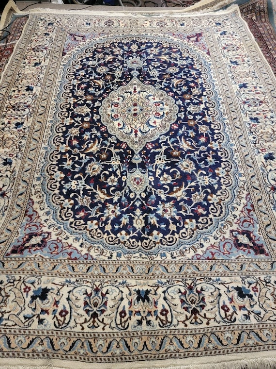 Vintage Nehin Fine 8’ x 11’ Hand Knotted Oriental Wool & Silk Rug