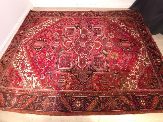 Vintage Heriz Hand Knotted 9'9" x 12'6" Wool Rug