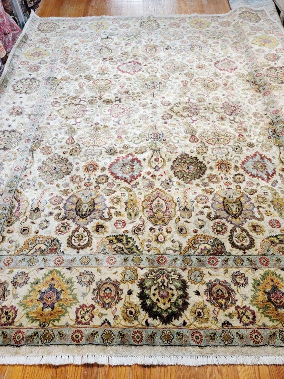 Beige Floral Oriental 8’ x 10’ Hand Knotted Wool Rug