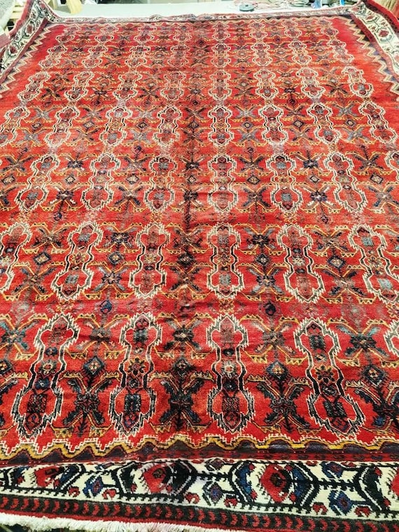 Vintage 10’2” x 12’8” Lilihan Hand Knotted Wool Rug