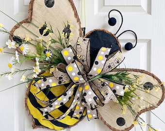 Ghirlanda di fiori con api, decorazione per porta d'ingresso in legno, decorazione murale per giardino primaverile, cartello di benvenuto floreale, regalo per inaugurazione della casa, ornamento naturale