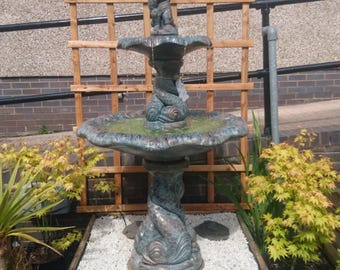 Cherub Gartenbrunnen, klassischer abgestufter Außenwasserbrunnen, Engel-Terrassenbrunnen, Vintage-Gartenwasserfunktion, Hinterhofdekor