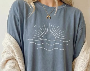 Comfort Colors® Sunrise Ocean Shirt, Minimalist Beach T-shirt, Sun and Waves Tee, Summer Aesthetic Shirt, Gift For Her, Shirts For Women