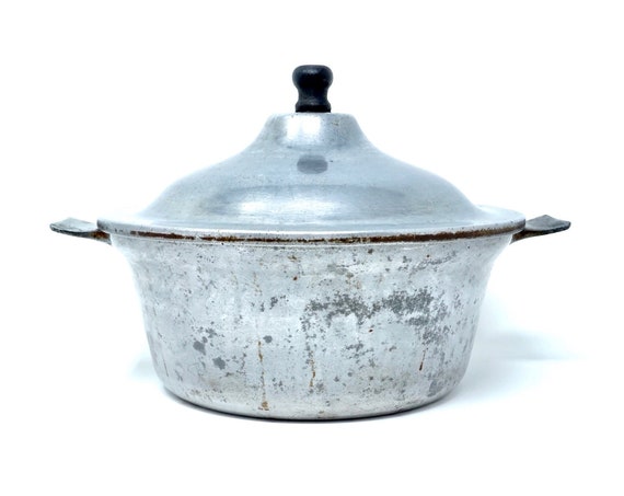 Vintage Aluminum Pot with Lid 20s Cookware Club Aluminum Ware With Personal Service Domed Lid Black Wood Knob Small Stock Pot Flared Handles