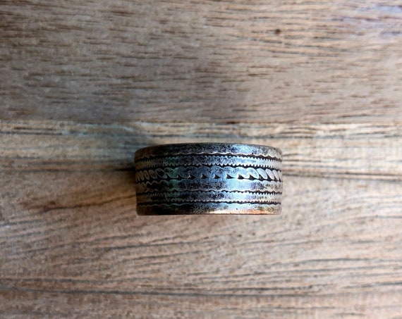 Vintage Silver Ring Wide Band Braided Look Men’s Ring Size 11 Large Ring Boho Style Cable Knit Stripe Ring Patina Unisex Jewelry Thumb Ring