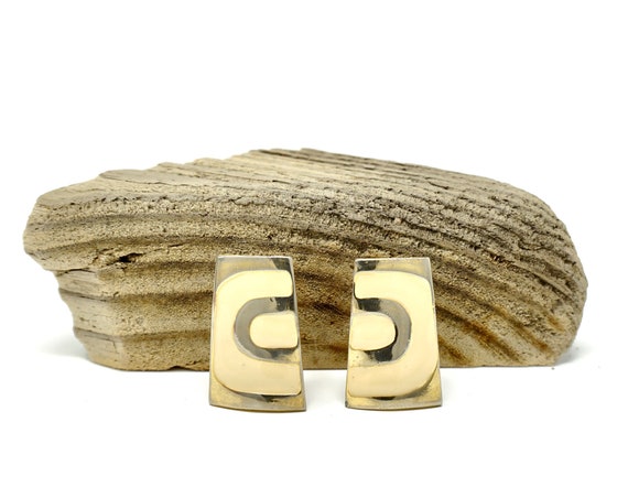 Vintage Enameled Earrings Beige on Gold Toned Metal Screw Back Earring 1970s Costume Jewelry