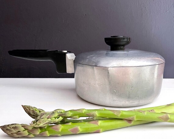 Vintage Magnalite Pot 1 Quart Capacity Aluminum Saucepan with Lid Black Bakelite Handle Knob '50s Magnalite Not Marked Wagner Not Marked GHC
