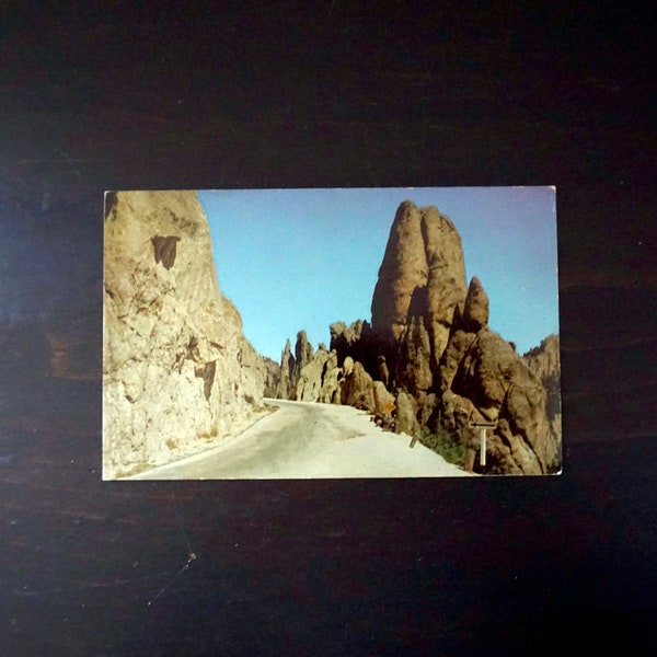 Vintage Postcard South Dakota Rock Gateway Needles Highway Photograph Black Hills SD 50s Curteichcolor Kodachrome Original Unused Post Card