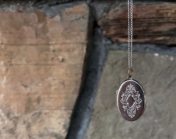 Vintage Locket Silver Toned Metal Oval Locket on Silver Chain Necklace Pendant 2 Photograph Locket Etched Ornate Scroll Design on Exterior