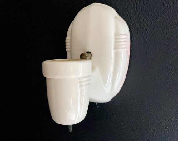 Vintage Wall Sconce Lamp Art Deco Porcelain Off White Wall Mount Lamp Porcelier 30s Bathroom Fixture Hall Light Streamline Lighting Salvaged