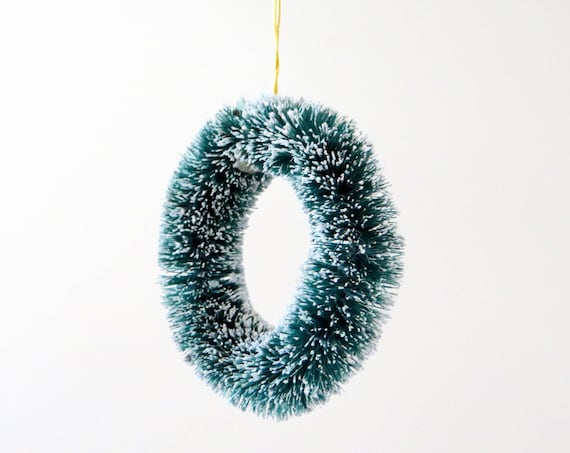 Vintage Bottlebrush Wreath Ornament Small Faux Snow Dusted Flocked Evergreen Christmas Wreath