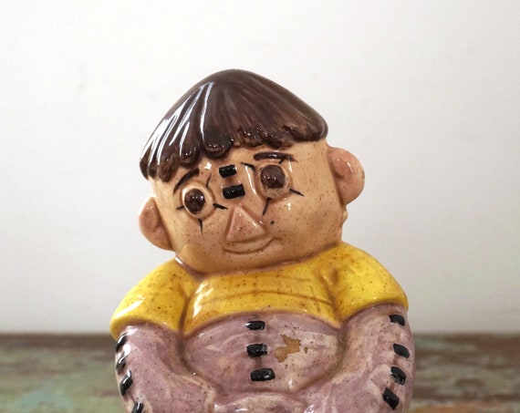 Vintage Andy Ceramic Coin Bank Hand Painted Browns Yellow Homemade Ceramic Glazed Figurine Classic Boy Doll 70s Kitsch Kids Room Raggedy Ann